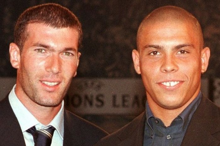 Dua mantan pemain bintang Real Madrid, Zinedine Zidane dan Ronaldo.