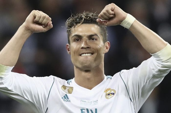 Mantan Megabintang Real Madrid, Cristiano Ronaldo, merayakan kemenangan.