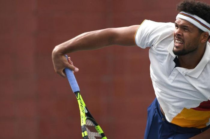 Jo-Wilfred Tsonga saat berlaga di putaran pertama US Open 2017, Senin (28/8/2017).