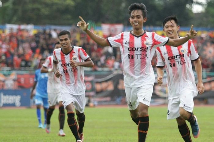 Selebrasi gelandang muda Persija, M Rasul, pada laga kontra PSCS Cilacap dalam Cilacap Cup 2017 di Stadion Wijayakusuma, Cilacap, Jawa Tengah, Sabtu (25/3/2017) sore WIB.