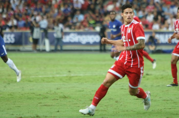 Aksi James Rodriguez dalam partai Bayern Muenchen lawan Chelsea pada ajang International Champions Cup 2017 di Stadion Nasional Singapura, Selasa (25/7/2017).