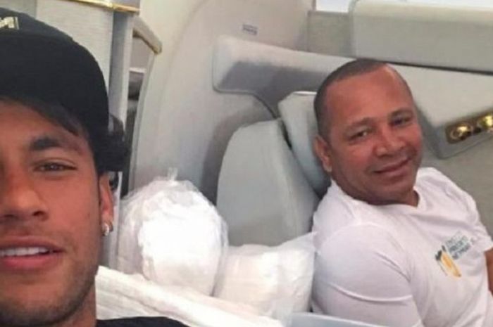 neymar jr dan neymar sr dalam perjalanan ke doha