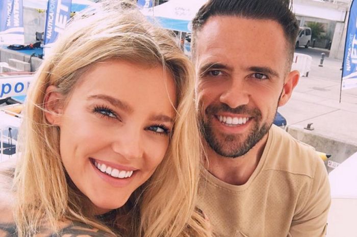 Penyerang Liverpool, Danny Ings, bersama model asal Australia yang merupakan sang kekasih anyarnya, Georgia Gibbs.