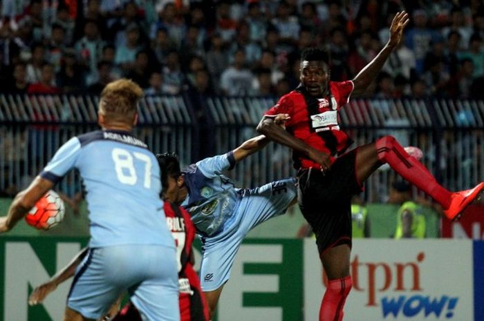 Striker Boakay Eddy Foday ketika bersama Persipura.