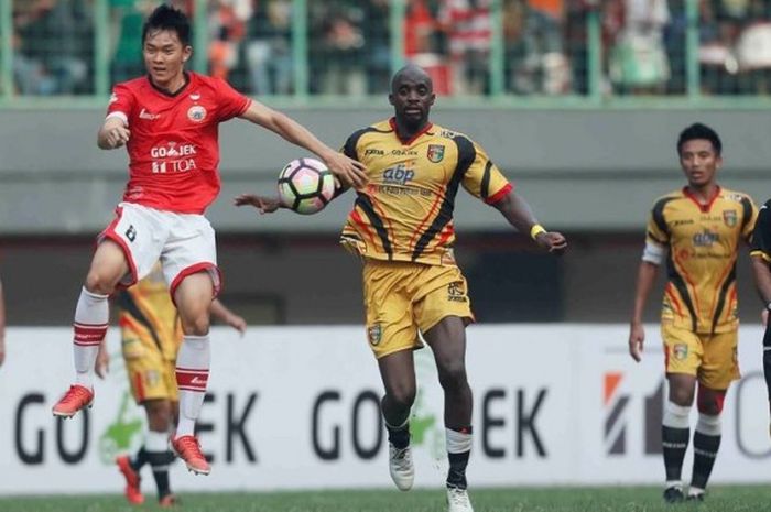 Aksi marquee player Mitra Kukar, Mohamed 