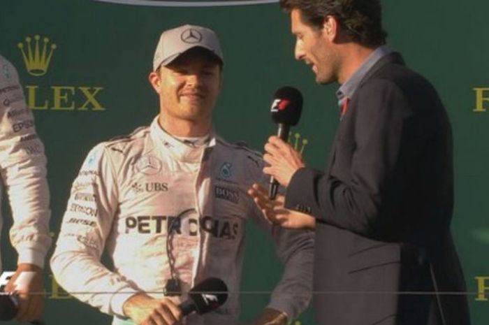  Pebalap tim Mercedes, Nico Rosberg, melakukan wawancara pascakemenangan di GP Australia di GP Australia di Sirkuit Melbourne Grand Prix, Albert Park, Melbourne, Minggu (20/3/2016).  