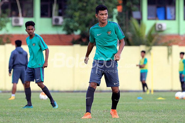 Penyerang timnas U-16 Indonesia, Sutan Diego Armando Zico, saat mengikuti latihan rutin di Stadion Jenggolo Sidoarjo, Jawa Timur, Selasa (26/06/2018) sore.