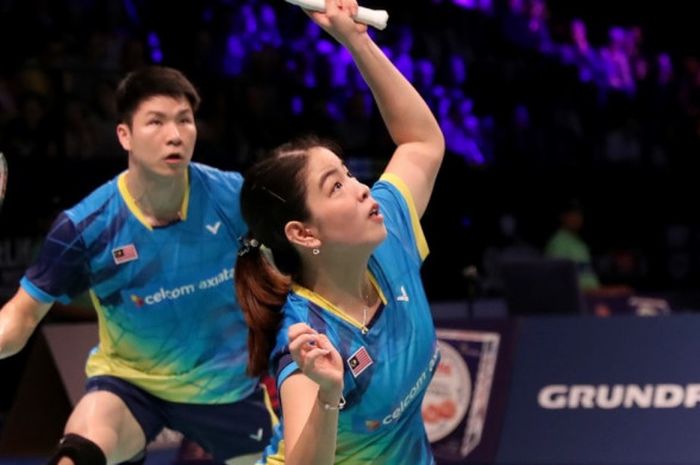 Pasangan ganda campuran Malaysia, Goh Soon Huat (kanan)/Shevon Jemie Lai, saat menjalani pertandingan pada turnamen Denmark Open 2017, 17-22 Oktober.