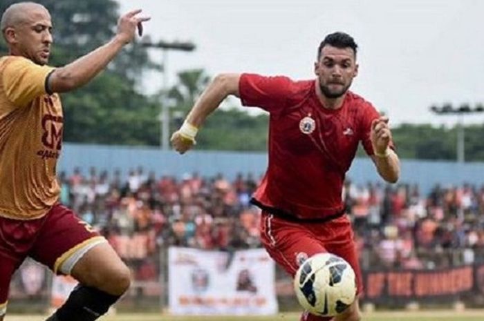 Marco Simic turun membela Persija Jakarta untuk pertama kalinya melawan Persika Karawang pada laga persahabatan di GOR Soemantri Brodjonegero, Jakarta Selatan, Sabtu (30/12/2017).