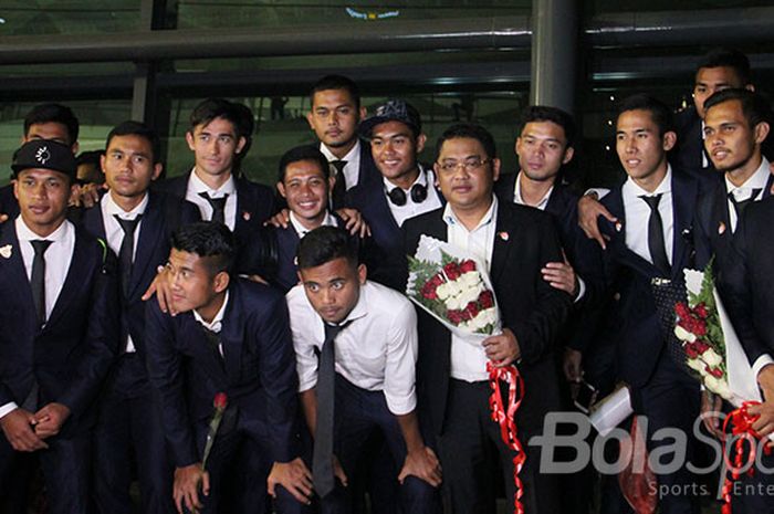 Penyambutan timnas Indonesia saat tiba di Terminal 3 Ultimate Soekarno-Hatta sepulangnya dari gelaran SEA Games 2017 di Malaysia (30/8/2017).