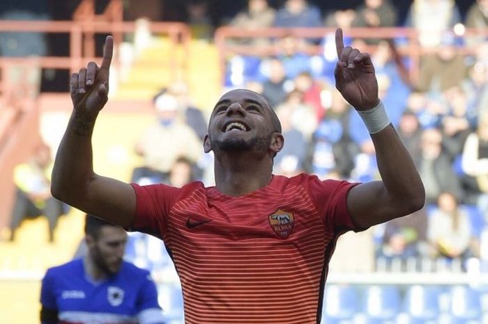 Bruno Peres merayakan gol AS Roma ke gawang Sampdoria pada lanjutan Serie A di Stadion Luigi Ferraris, Minggu (29/1/2017). 