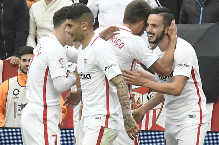 Para pemain Sevilla merayakan gol Pablo Sarabia ke gawang Girona pada pertandingan La Liga Spanyol