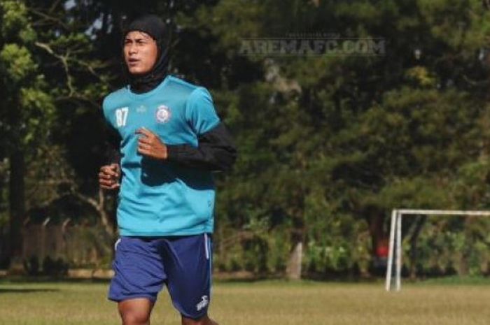 Johan Ahmad Alfarizi saat mengikuti sesi latihan bersama tim Arema FC.