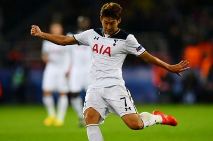 Penyerang Tottenham Hotspur, Son Heung-min, sedang beraksi melawan tuan rumah CSKA Moskva dalam duel fase Grup E Liga Champions 2015-16 di Moskva, Rusia.
