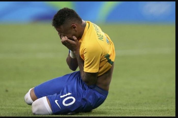 Neymar menangis pasca kemenangan timnas U-23 Brazil melawan Jerman di Final Olimpiade Rio 2016