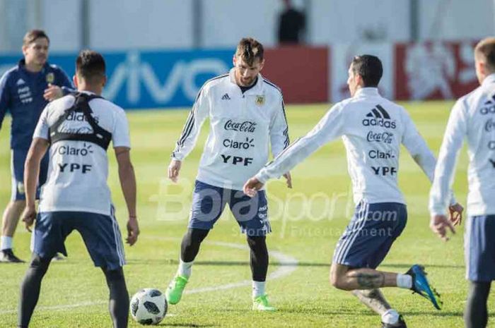 Sesi latihan para pemain timnas Argentina di Bronnitsy Training Center, Moscow Oblast, pada Senin, 11 Juni 2018.