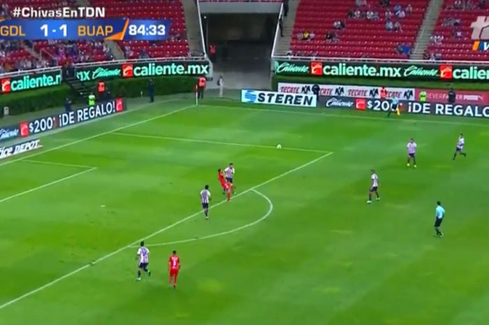 Gol Indah di Liga Meksiko yang dicetak oleh pemain Lobos, Amaury Escoto.