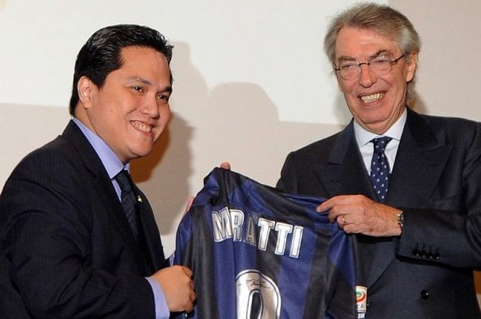 Erick Thohir (kiri) bersama Massimo Moratti dalam acara pertemuan pemegang saham Inter Milan pada 15 November 2013.