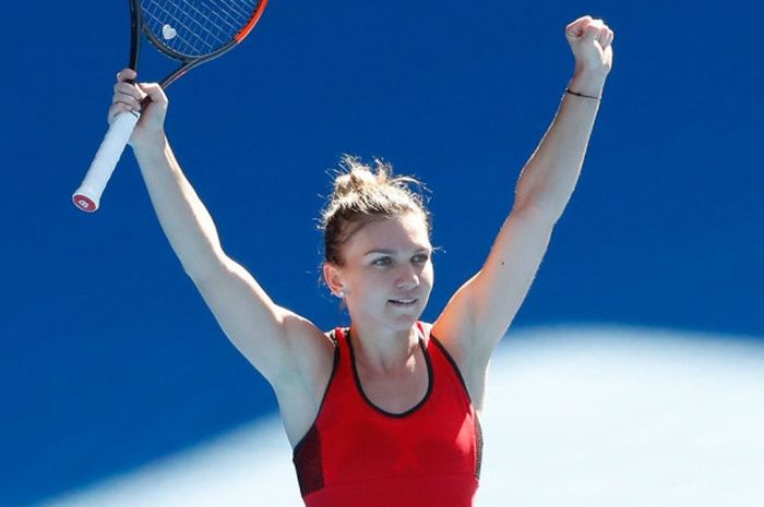Petenis nomor satu dunia, Simona Halep, usai menang atas Karolina Pliskova di babak perempat final Australia Open 2018.
