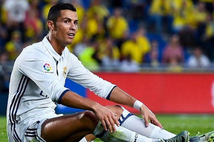 Ikon Real Madrid, Cristiano Ronaldo, beraksi dalam pertandingan La Liga kontra Las Palmas di Estadio Gran Canaria, Las Palmas, Spanyol, 24 September 2016.