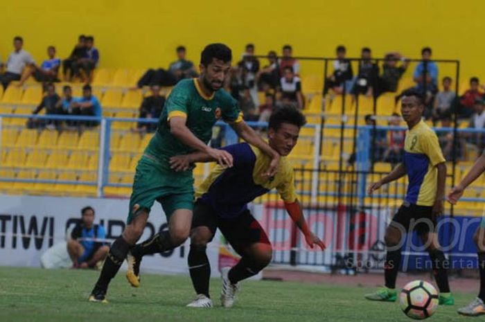 Sriwijaya FC berhadapan dengan tim sepak bola asal Pagar Alam yang merupakan juara Porprov Sumsel 2017 di Stadion Bumi Sriwijaya Kamis (28/12/2017) 