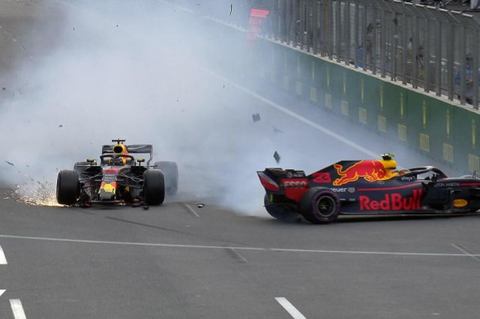  Insiden antara Daniel Ricciardo dengan Max Verstappen di Sirkuit Baku pada F1 GP Azerbaijan 2018 , 