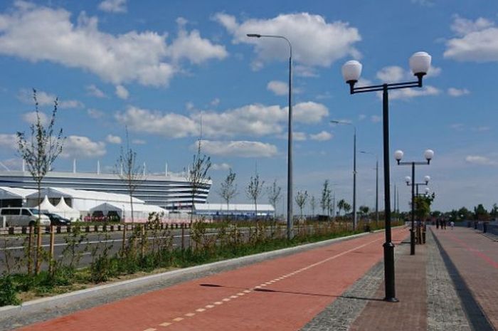 Jalur pejalan kaki dan jalur sepeda yang lapang di sekitar Stadion Kaliningrad jelang laga Grup G Piala Dunia 2018 antara Inggris dan Belgia pada Kamis (28/6/2018).