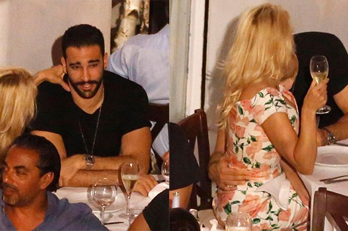 Kencan Romantis Adil Rami bersama Pamela Anderson di Nice, Prancis, akhir Juni 2017 yang lalu.