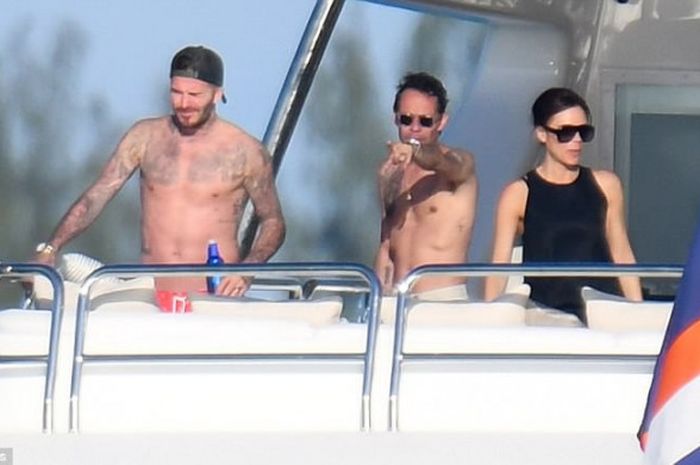 David Beckham dan Victoria Beckham sedang berada di atas kapal pesiar di Miami