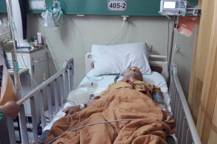 Legenda Persib bandung, Rukma Sudjana terbaring sakit di rumah Sakit.