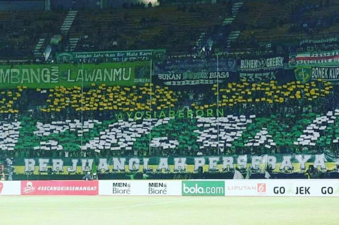 Koreo Bonek di Tribune Selatan GBT