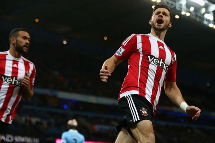 Selebrasi Shane Long usai mencetak gol bagi Southampton ke gawang Manchester City dalam lanjutan Premier League 2015-2016 di Etihad Stadium, manchester, Inggris, pada 28 November 2015.