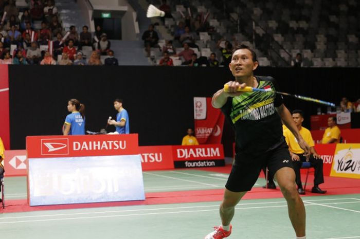 Pebulu tangkis tunggal putra Indonesia, Sony Dwi Kuncoro, saat menjalani laga melawan Son Wan-ho (Korea Selatan) pada babak perempat final turnamen Indonesia Masters 2018 yang berlangsung di Istora Senayan, Jakarta, Jumat (26/1/2018).