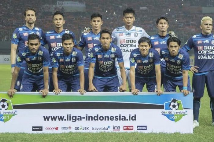 Arema FC vs Borneo FC pertandingan sepak bola liga 1 Indonesia