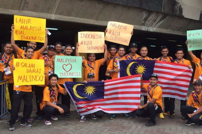 Suporter Malaysia deklarasikan perdaiaman kepada publik Indonesia