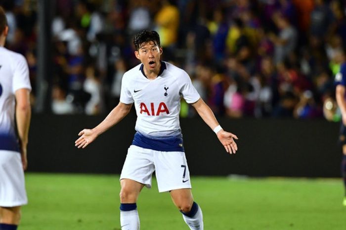 Ekspresi penyerang Tottenham Hotspur, Son Heung-min, seusai mencetak gol ke gawang FC Barcelona dalam laga International Champions Cup di Pasadena, California, Amerika Serikat pada 28 Juli 2018.