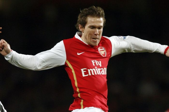 Aksi Aleksandr Hleb dalam partai Arsenal lawan Newcastle United di Stadion Emirates, London, 29 Januari 2008.