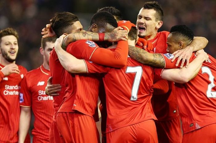 Para pemain Liverpool merayakan gol kedua mereka yang dicetak James Milner ke gawang Manchester City, 2 Maret 2016.