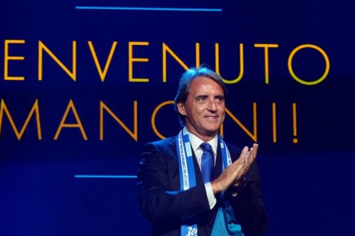 Roberto Mancini saat diperkenalkan resmi sebagai pelatih Zenit Saint Petersburg, 13 Juni 2017.