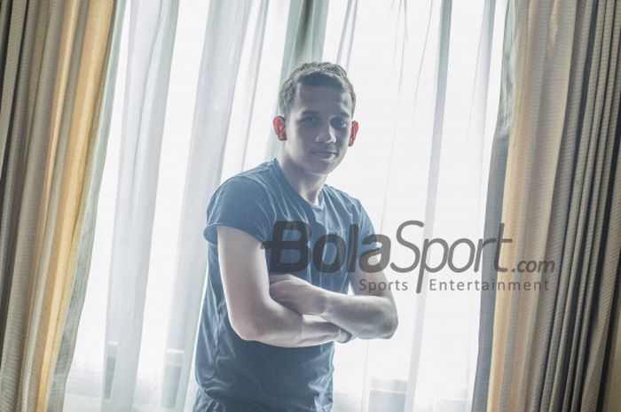 Pemain Timnas U-19 Indonesia Egy Maulana Vikri saat menjalani wawancara eksklusif dengan BolaSport.com di sala satu hotel di Jakarta pada Kamis (19/10/2017).