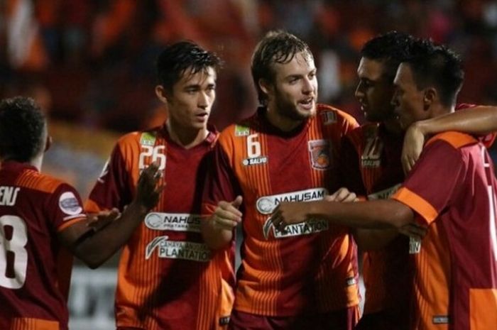 Pusamania Borneo FC berhasil menjadi juara Piala Gubernur Kaltim 2016 setelah menang 1-0 atas Madura United pada laga puncak, di Stadion Utama Palaran, Samarinda, Minggu (13/3/2016).