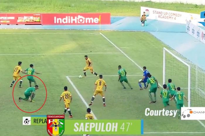 Cuplikan gol Mitra Kukar ke gawang Sriwijaya FC yang dicetak oleh Saepuloh Maulana di Stadion Aji Imbut, Tenggarong, pada hari Rabu (18/7/2018).