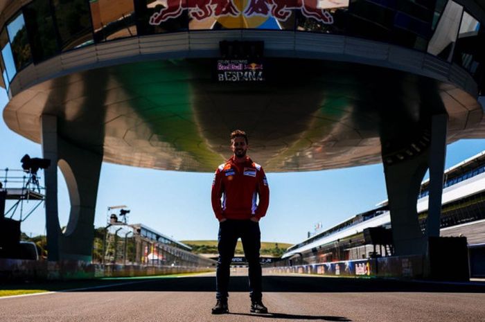 Andrea Dovizioso berpose di Sirkuit Jerez, Spanyol.