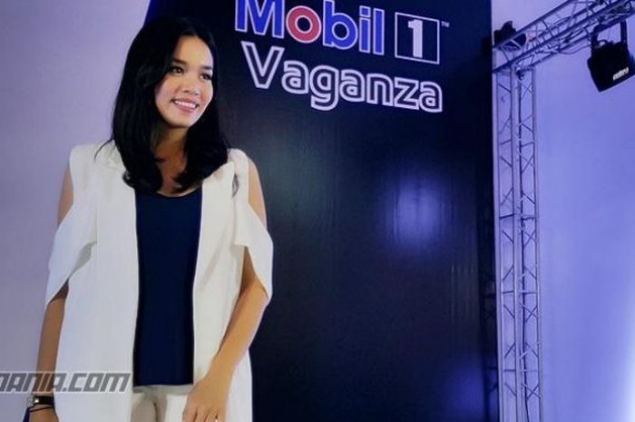 Pebalap perempuan Indonesia, Alexandra Asmasoebrata.