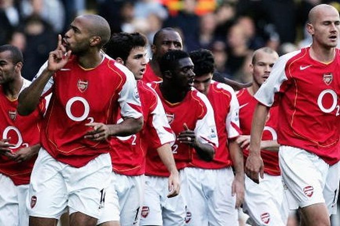 Arsenal, membungkam rival sekota, Tottenham Hotspur, di White Hart Lane dengan skor tipis 5-4.