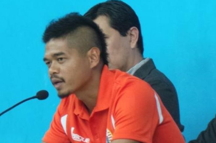 Penyerang Persija Jakarta, Bambang Pamungkas. 