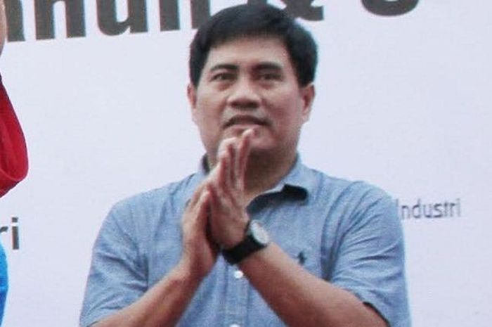 CEO Semen Padang, Daconi. 