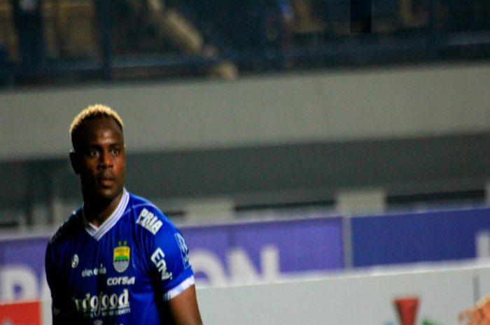 Bek Persib Bandung, Victor Igbonefo saat menghadapi PSM Makassar di Gelora Bandung Lautan Api, Bandu