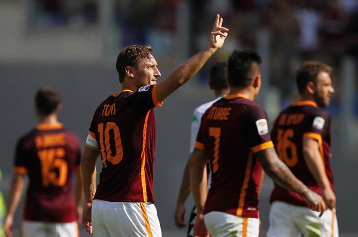 Francesco Totti, telah mengukir beragam rekor fantastis bareng Roma.