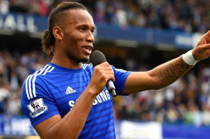 Didier Drogba, saat berpidato setelah Chelsea memastikan diri meraih gelar Premier League 2014-15 usai menghadapi Sunderland di Stamford Bridge, London, Inggris, pada 24 mei 2015.